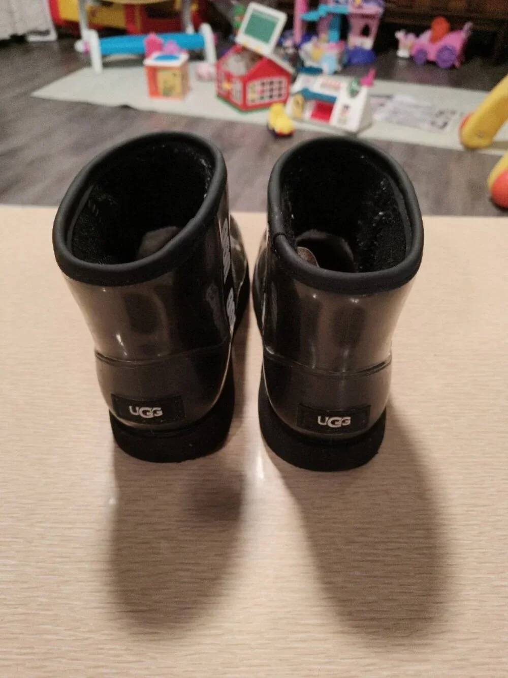 UGG Classic Clear Mini Rock Black WATERPROOF Ankle Boot Sz 2 Youth Girls